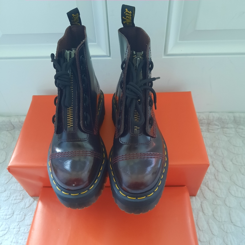 Dr. Martens Sinclair Zip Front Boots. NEW - Picture 4 of 9